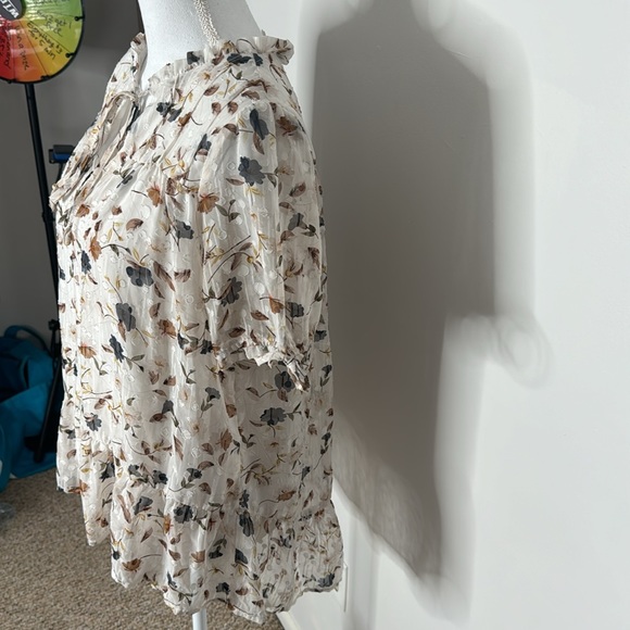 EUC BaeVely Floral Ruffle Blouse Size Medium - Picture 7 of 15